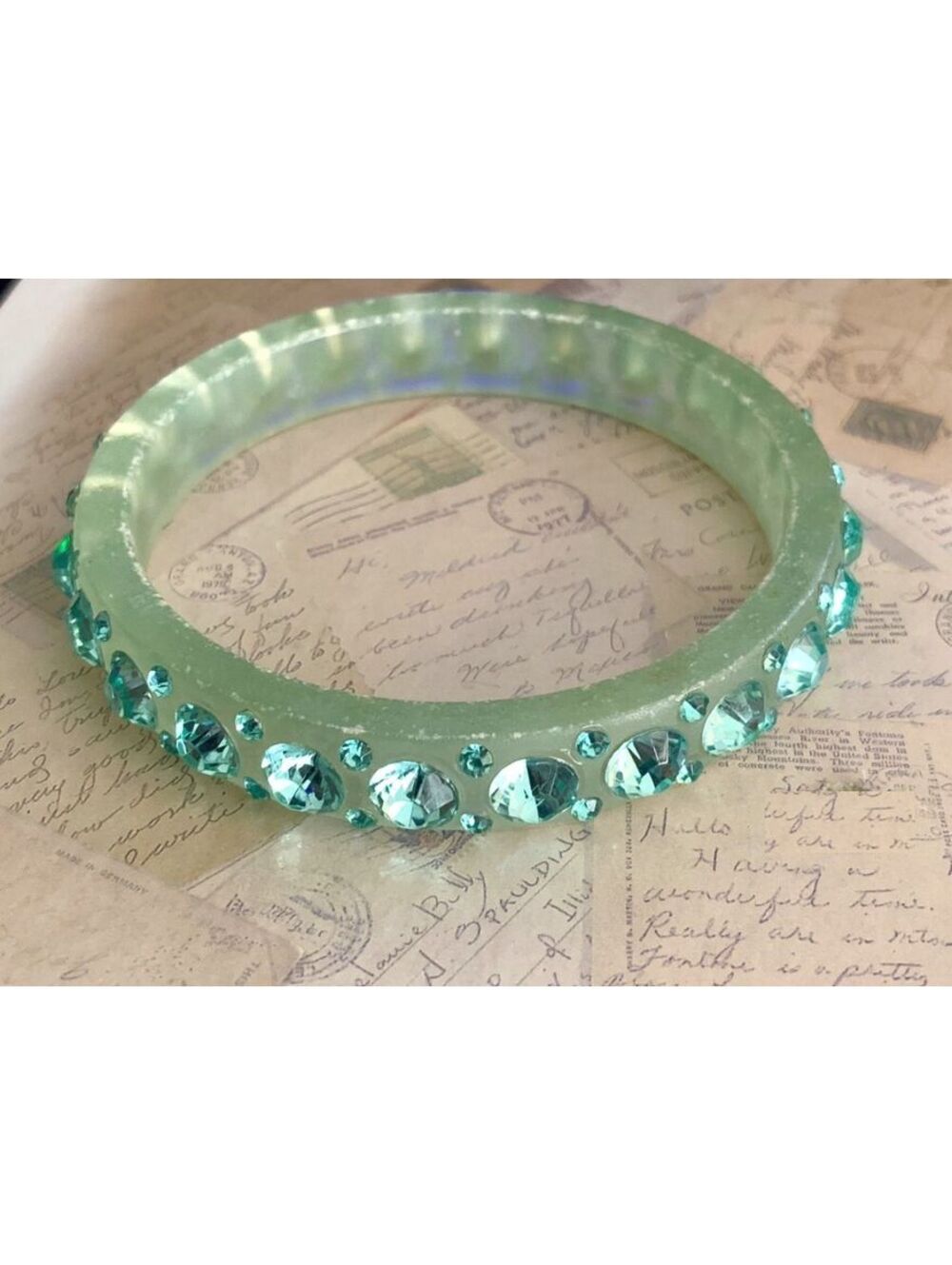 Vintage Sparkling Aqua Blue Lucite Rhinestone Inlaid Retro Sparkle Bracelet